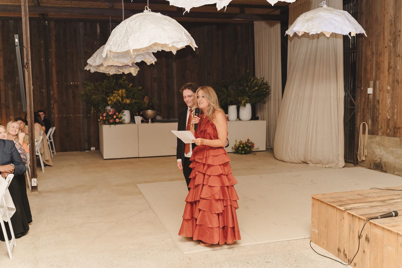 A speech under the paper lanterns